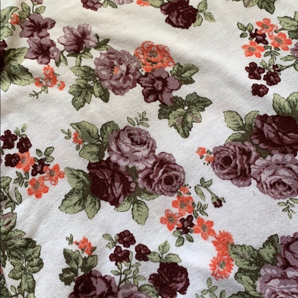 Loose floral shirt - Picture 2 of 4